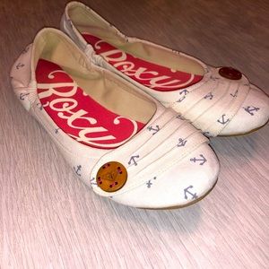 Roxy slip on shoes size 9
